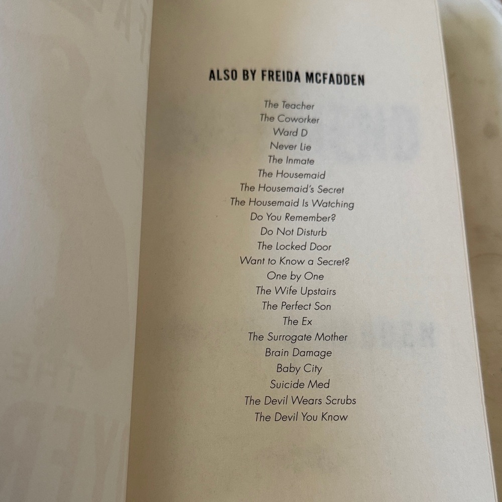 The Boyfriend by Freida Mcfadden - Picture 3 of 5
